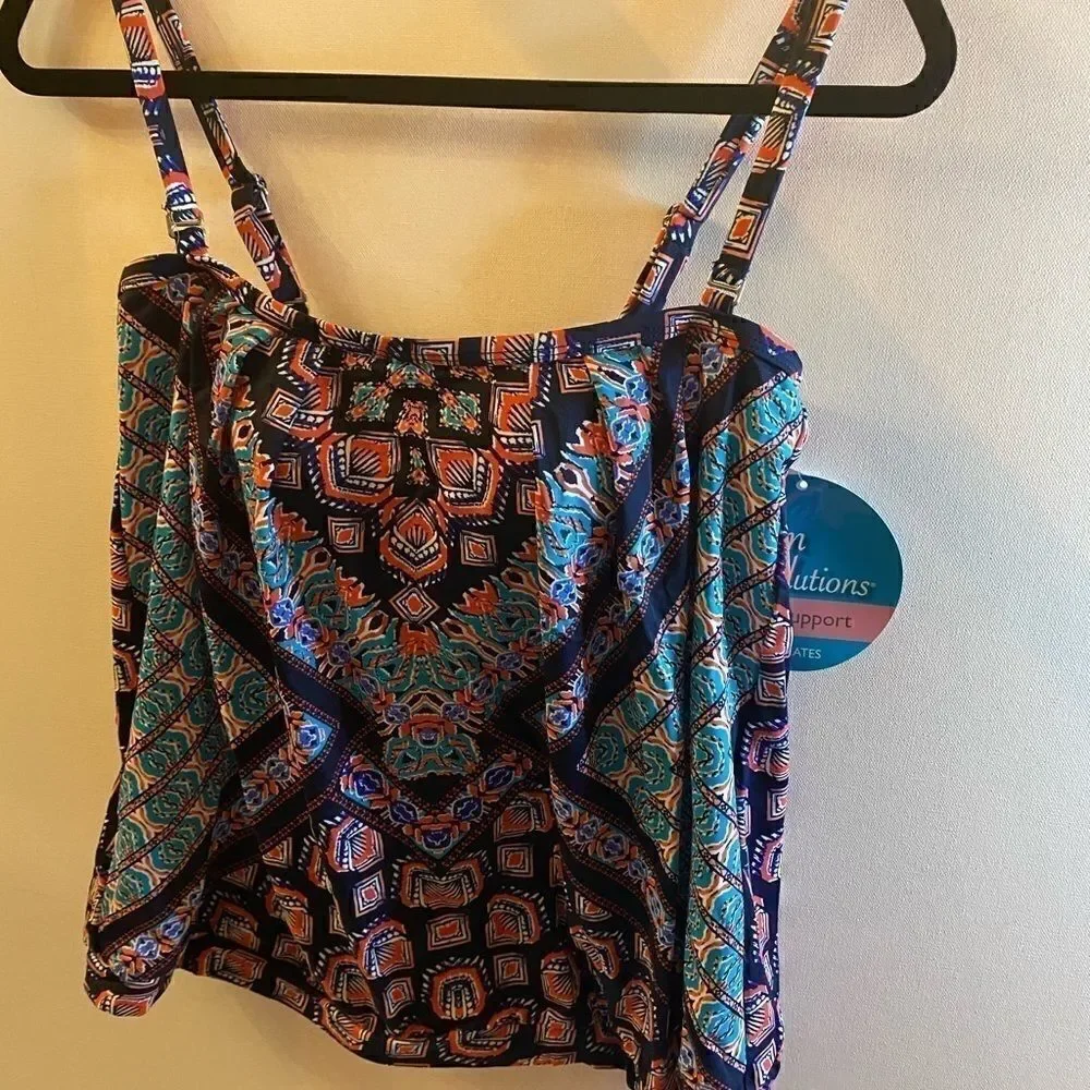 SwimāSolutionsāĀ playāprintedāsideātieātankiniāTop - Picture 5 of 7